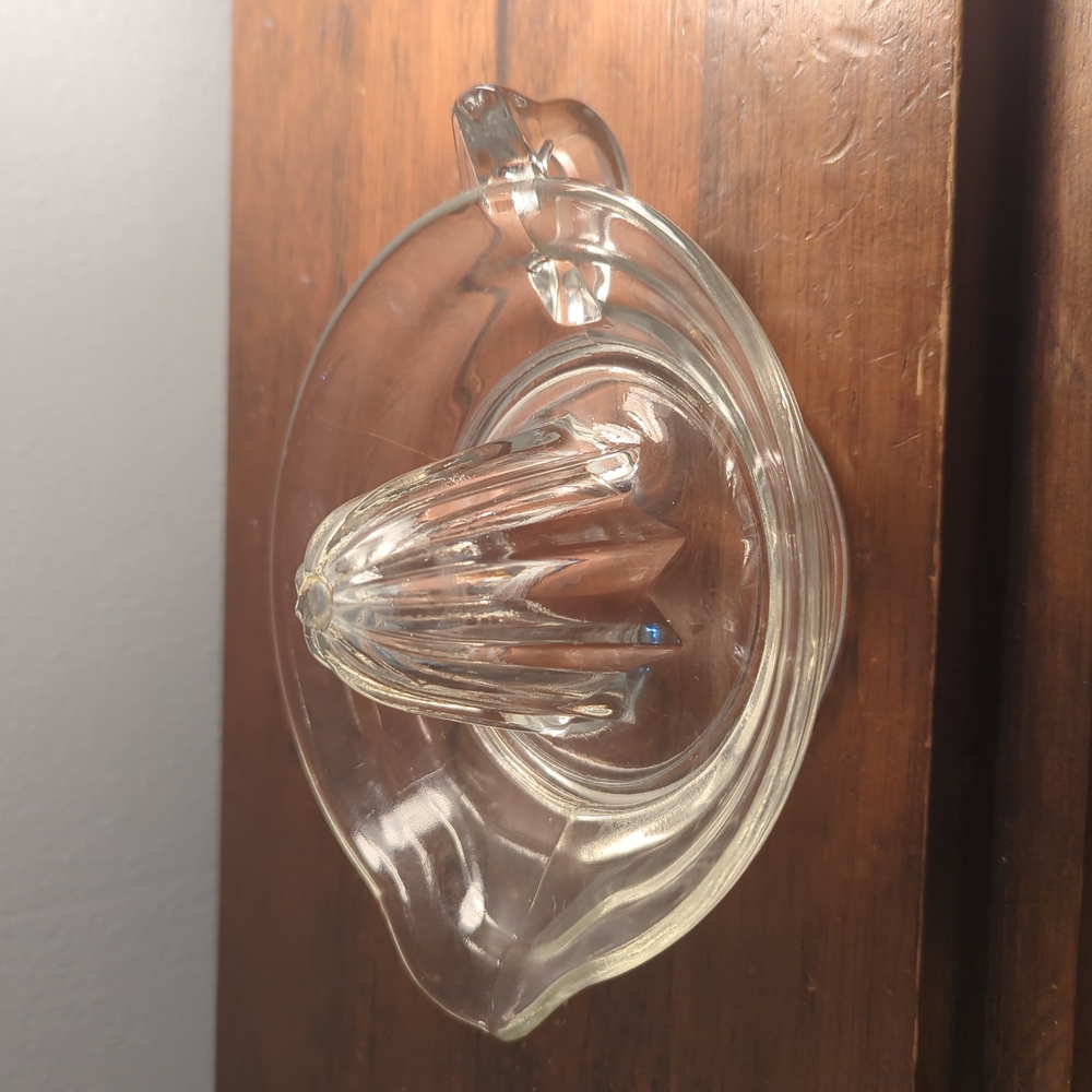 Clear Glass Citrus Juicer